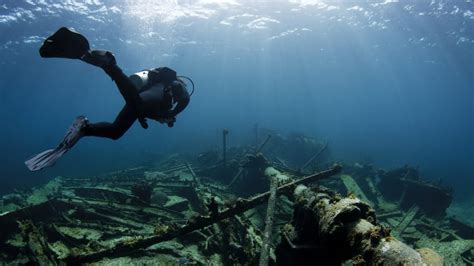 Researchers Uncover What's Believed to Be the Oldest Shipwreck in Lake ...