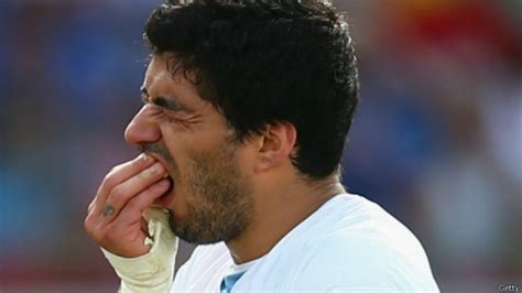 ¿mordió Luis Suárez A Chiellini La Polémica En Imágenes Bbc News Mundo