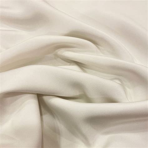 Ivory 100% silk crepe fabric — Tissus en Ligne