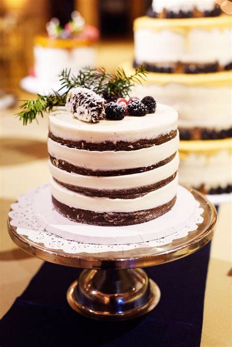 Seasonal Wedding Cake Ideas For A Winter Wedding