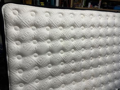 Free Queen size Mattress | Free Stuff | Oakville / Halton Region | Kijiji