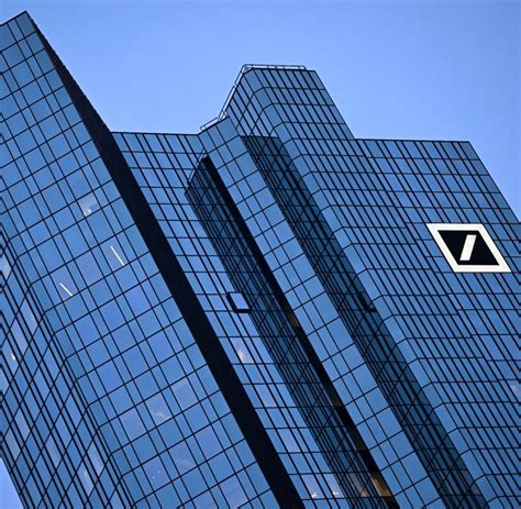 Deutsche Bank legt Zahlen für das erste Quartal vor WELT