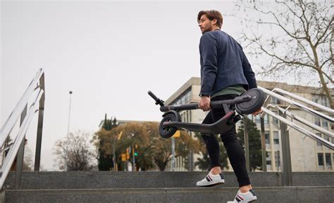 Ninebot-Segway KickScooter E22: прочный и комфортный городской ...