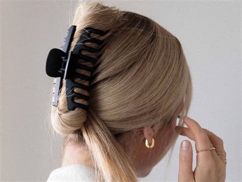 Trendy Claw Clip Hairstyles For Transform Your Tresses In