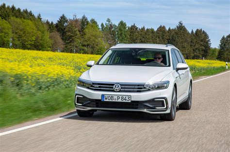 Volkswagen Passat Gte Estate 2019 Review Autocar