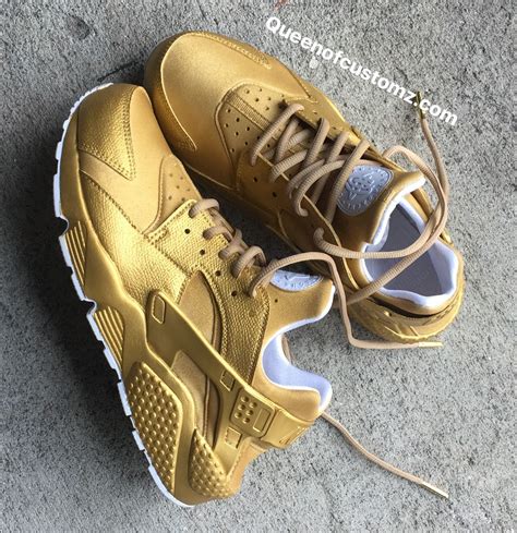 Nike huaraches custom Gold