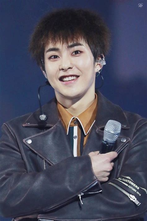 Pin By Bbmin On Exo Xiumin Concert Exo Xiumin Celebrity List