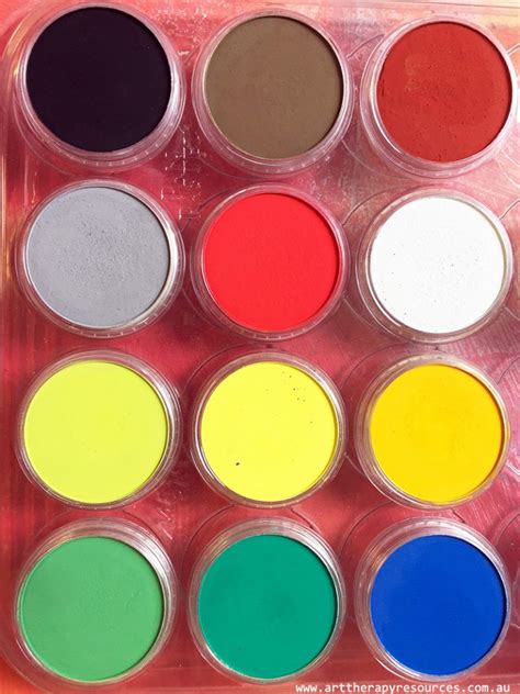 10 Art Mediums To Use in Your Art Therapy Sessions