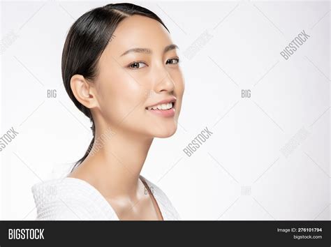 Beautiful Young Asian Image And Photo Free Trial Bigstock