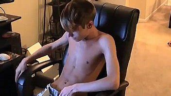 Naked Guys Trace Even Mitts Off The Camera To Keep Him Company For A XNXX