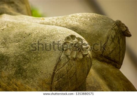 imágenes fotos de stock objetos en D y vectores sobre Nude erotic statues with pointed