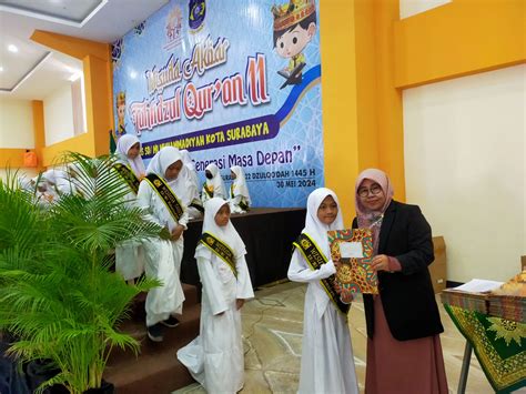 K3S SD MI Muhammadiyah Surabaya Gelar Wisuda Akbar Tahfidzul Quran