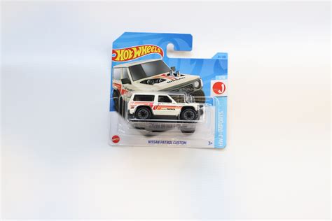 Hot Wheels HKG23 Nissan Patrol Custom Robbis Hobby Shop