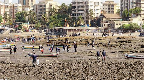 A bid to bring Mumbai's 'dirtiest' beach at Bandra back to life