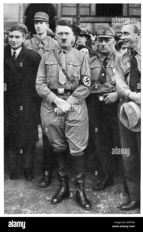 Hitler Standing Stockfotos Hitler Standing Bilder Alamy