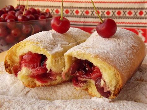 Печені пиріжки з вишнями із дріжджового тіста | Recept | Recept