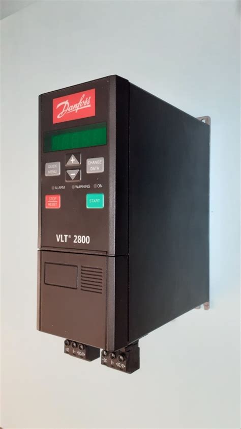 Variador De Frecuencia Trifásico Danfoss Vlt 2800 1hp 220v Jrs