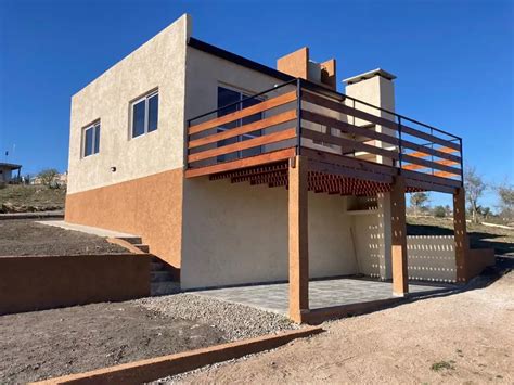 Venta Casa 2 dormitorios 1 año Norte 1 cochera Los Alelies Esq Los