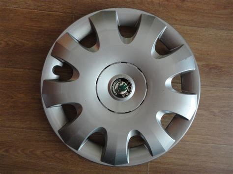 Оригинальные колпаки на Skoda Octavia A5 R15 (Шкода Октавиа А5 R15) 1Z0 ...