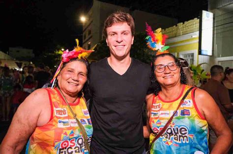 Miguel Coelho Curte Carnaval De Petrolina Parabeniza Galo Da Madrugada