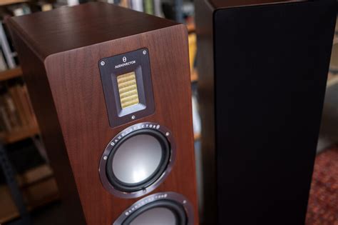 Review Audiovector Qr Se Loudspeakers Twittering Machines