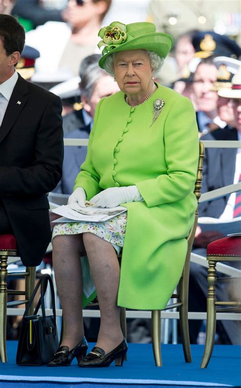 Les Tenues Remarquees Delizabeth Ii Pour Lanniversaire Du Debarquement