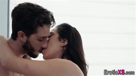 Bathing Brunette Babe Sucks And Rides