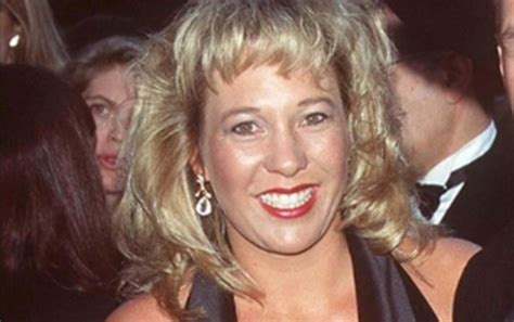 Who is Sandy Mahl? Garth Brooks' Ex-Wife Bio, Wiki, Age, Children ...