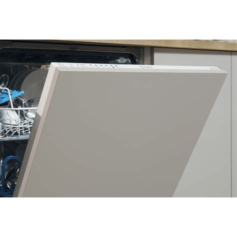Indesit integrated dishwasher: full size, white color - DIF 04B1 UK