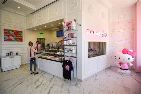 The First Permanent Hello Kitty Grand Cafe Sanrio In The U S Opens At Irvine Spectrum Orange