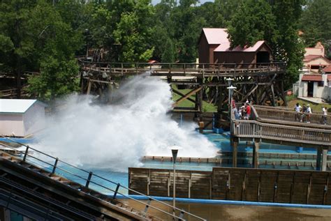 Six Flags Over Georgia - Splashwater Falls