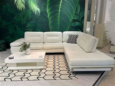 Самое удачное решение для углового дивана - плед, покрывало, чехлы ...