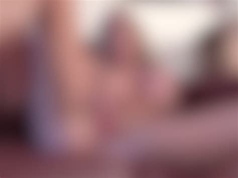 Busty Leggy Blonde Danielle Maye Strips Hot Lacy Lingerie and Jerks Off Vidéos Porno Gratuites