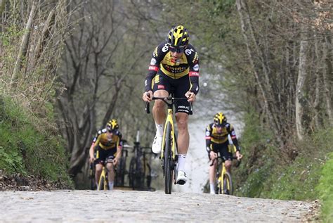 Riders recon the Tour of Flanders cobbles – Gallery | Cyclingnews