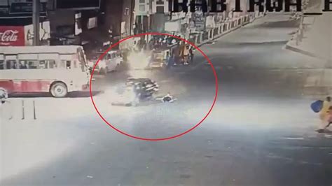 Lucknow Speeding Car Hit And Run Traffic Constable Horrifying Incident