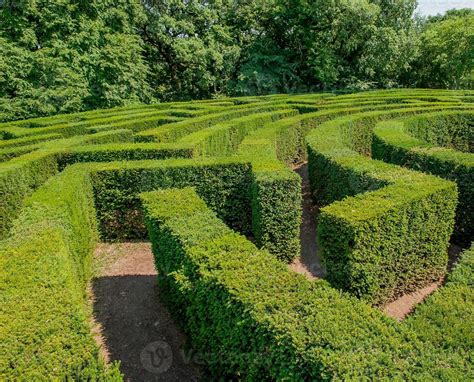 Labyrinth in botanical garden 6572371 Stock Photo at Vecteezy