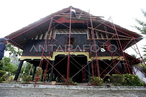 Perawatan Cagar Budaya Rumah Cut Nyak Dhien Antara Foto