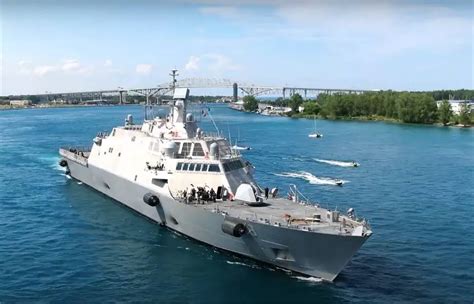 Us Navy Officially Commissioned Uss St Louis Lcs Freedom Class