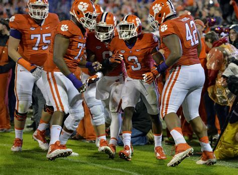 No 12 Clemson Holds Off No 6 Notre Dame 24 22 Sports Illustrated