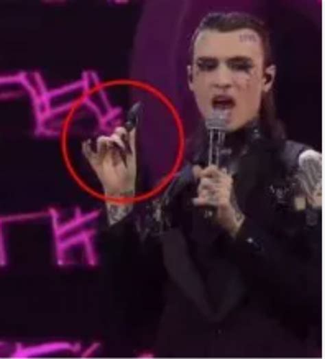 Rosa Chemical E Il Sex Toy Dago Fotogallery