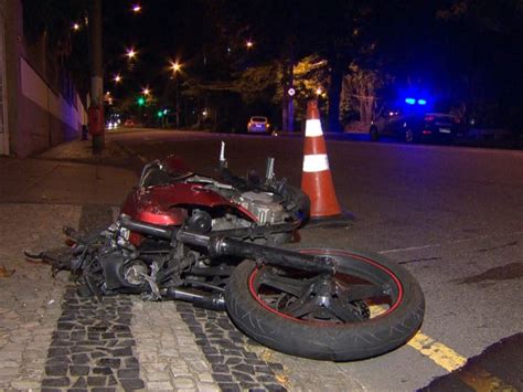 G1 Acidente Entre Moto E Carro Deixa Um Morto Na Zona Norte Do Rio