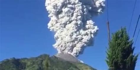 Cek Fakta Tidak Benar Foto Gunung Merapi Erupsi Besar Mei