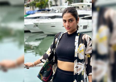 MP Actress Nusrat Jahan S Hot Photo Netizen Mesmerized Sangbad Pratidin