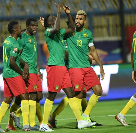 Fußball Afrika Cup Titelverteidiger Kamerun startet mit Sieg WELT