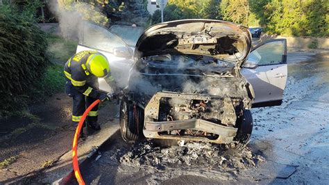 V Ulici Na Truhl Ce V Praze Hasi I Zasahovali U Po Ru Osobn Ho