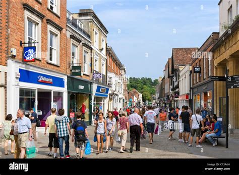 Boutiques Sur La Rue Principale Dans Le Centre Ville Winchester