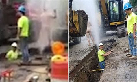 Ohio Man Showers Naked In The Street After A Water Main Bursts Daily Mail Online