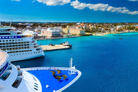 The 6 Best Cruise Ships in the Bahamas: A Comparison