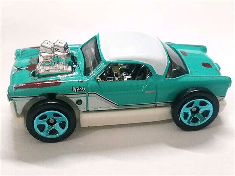 T Hunted Mais novidades da linha básica Hot Wheels de