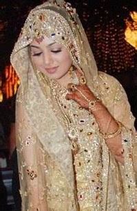 Ayesha Takia wedding dress |Shadi Pictures